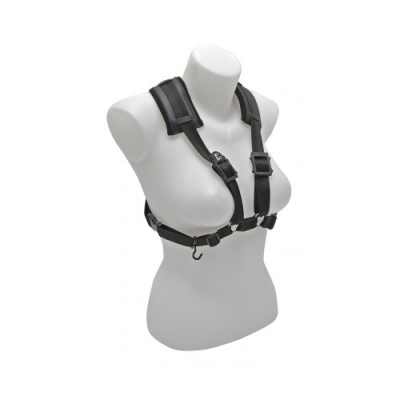 Arnês preto ajustável com alças acolchoadas em manequim branco