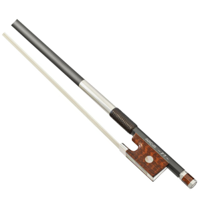 Arco para violino com madeira escura e partes metálicas em fundo branco