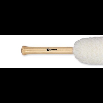 Escova de limpeza com cabo em madeira e cerdas brancas macias.