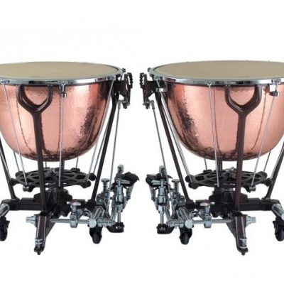 Par de timbales em latão cobreado com suporte preto e rodas