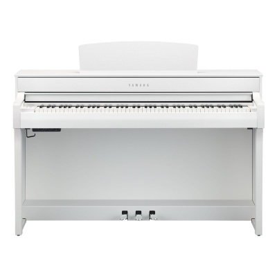 Piano digital branco Yamaha com 88 teclas e 3 pedais