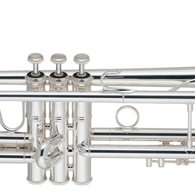 Trompete prateado com três pistões e etiqueta TOP SELLING