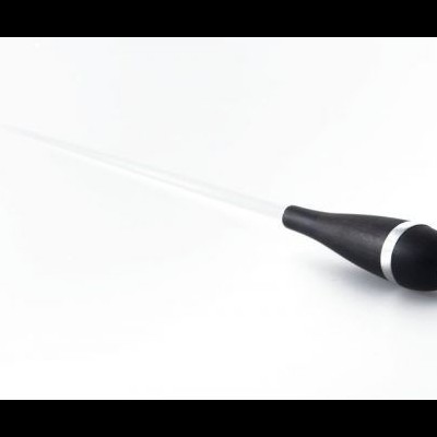 Pêndulo com haste branca e cabo preto com detalhe prateado sobre fundo branco