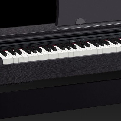 Piano digital preto com teclas brancas e pretas e suporte para partituras