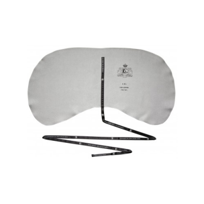 Almofada cinza claro com fita métrica preta e texto impresso