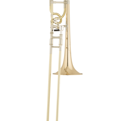 Trombone dourado com acabamento brilhante e fundo branco