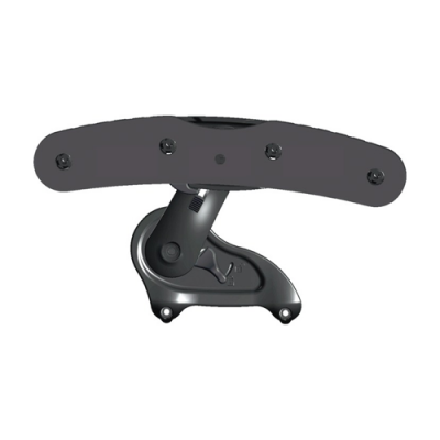 Suporte de montagem preto angular com parafusos visíveis