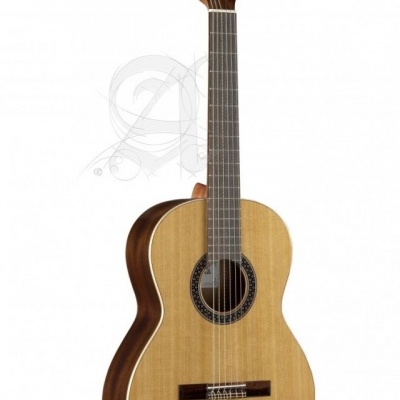 Guitarra clássica acústica em madeira clara e escura com 6 cordas