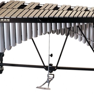 Vibrafone MUSSER com barras metálicas e estrutura preta sobre rodas