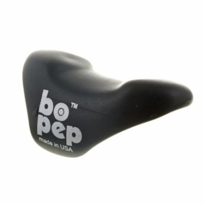 Selim de bicicleta preto com texto 'bo pep™ made in USA'