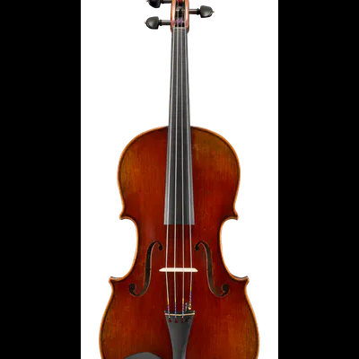 Violino castanho avermelhado com quatro cordas e detalhes pretos