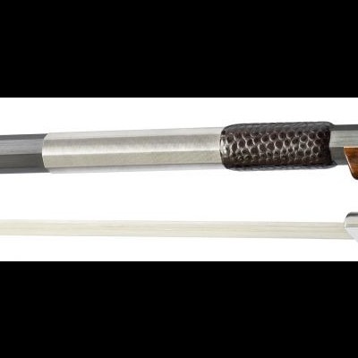 Arco de violino com cabo cinza e peças em madeira escura e branco