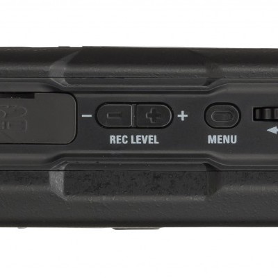 Gravador de áudio portátil preto visto de lado com botões e microfones