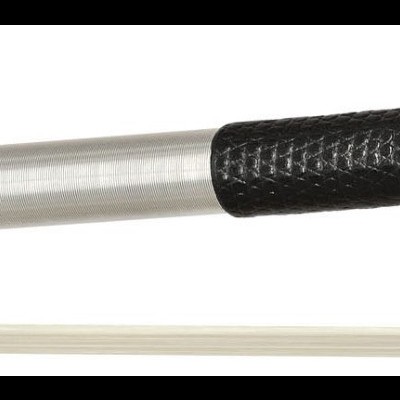 Arco de violino preto e prata em fundo branco