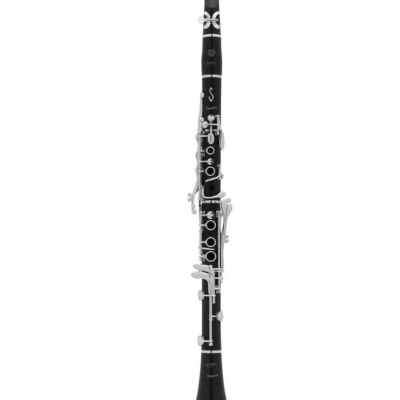 Clarinete preto com detalhes metálicos prateados em fundo branco