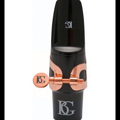 Mouthpiece de saxofone preto com abraçadeira metálica cor de cobre BG