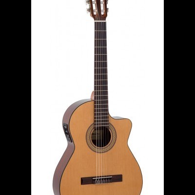 Guitarra clássica de madeira natural com roseta decorativa na boca