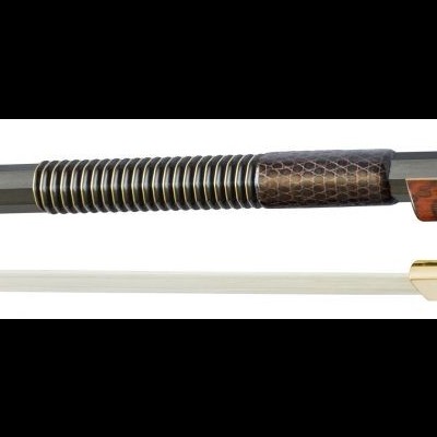 Arco de violoncelo em madeira escura com crina branca