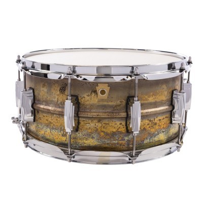 Bateria tipo caixa metálica envelhecida com ferragens cromadas