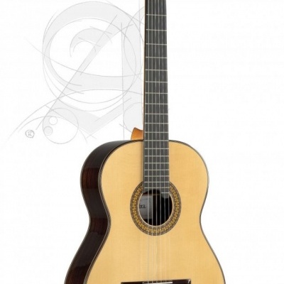 guitarra clássica madeira clara e escura