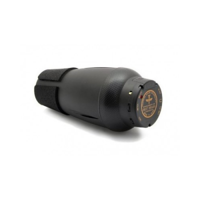 Garrafão preto com tampa texturizada e etiqueta laranja sobre fundo branco