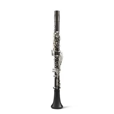 Clarinete preto com teclas prateadas