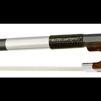 Arco para violino com madeira e nervuras pretas e brancas