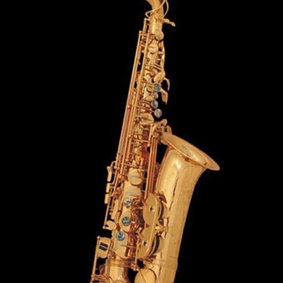 Saxofone tenor dourado com bocal preto