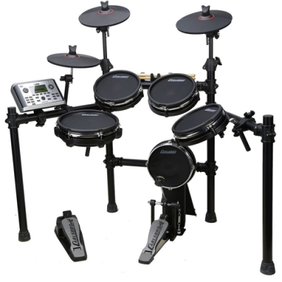 Bateria eletrónica preta com módulo de controlo digital e pedais Alesis