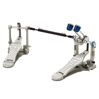 Pedaleira dupla para bateria Dixon em metal prateado com baquetas azuis