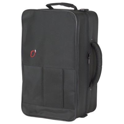 mala de viagem preta com alças acolchoadas e logo vermelho e branco