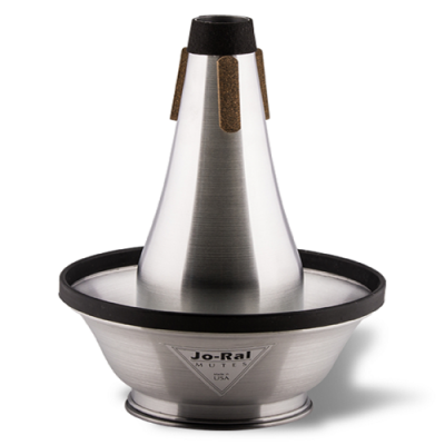 Sordinha para trompete ou trombone em metal prateado com base cónica e detalhes em preto e feltro