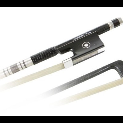 Arco para violino com cabo preto e pelo branco sobre fundo branco