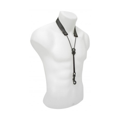 Suporte preto para óculos de sol exibido num manequim branco