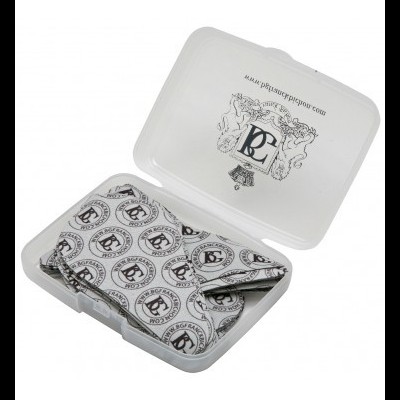 Estojo plástico branco com sabonete embalado com papel impresso com logótipo BGF FARM