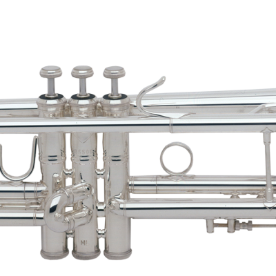 Trompete metálico prateado com três pistões
