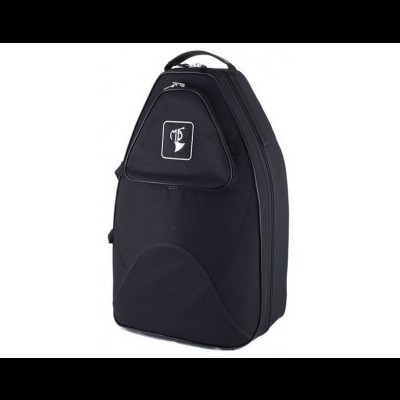 Mochila preta com bolso frontal triangular e símbolo branco