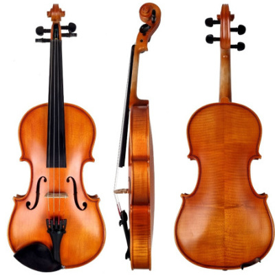 Violino de madeira castanha com partes pretas em três vistas