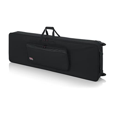 Mala preta em tecido com bolso frontal para transporte