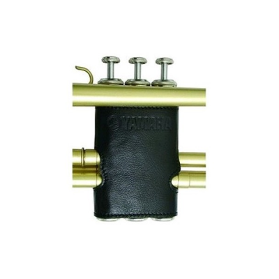 Proteção de couro preta para trompete dourado com logotipo YAMAHA