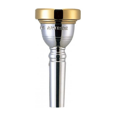 Bocal de instrumento musical em metal prateado com topo dourado e texto gravado