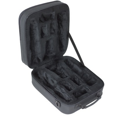 Mala rígida preta com interior acolchoado e vários compartimentos