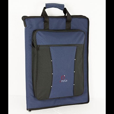 Mala retangular azul e preta com bolso frontal e logo ritola