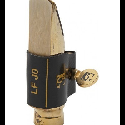 Boquilha de saxofone dourada com peça de aperto preta e botão dourado BG