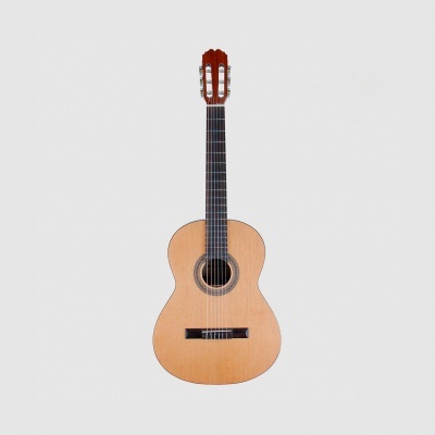 Guitarra clássica de madeira clara com seis cordas