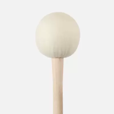 Malaquita de percussão com cabeça de feltro e cabo de madeira