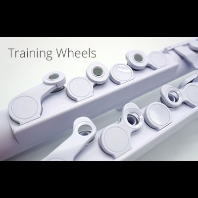 Rodas de treino brancas de plástico com texto 'Training Wheels'
