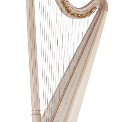 Harpa de madeira clara com decoração floral azul e detalhes dourados