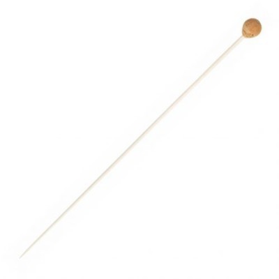 Espeto de madeira comprido com topo de bola de cortiça