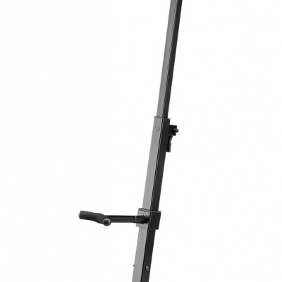 Suporte metálico para guitarra com apoios em espuma preto e amarelo